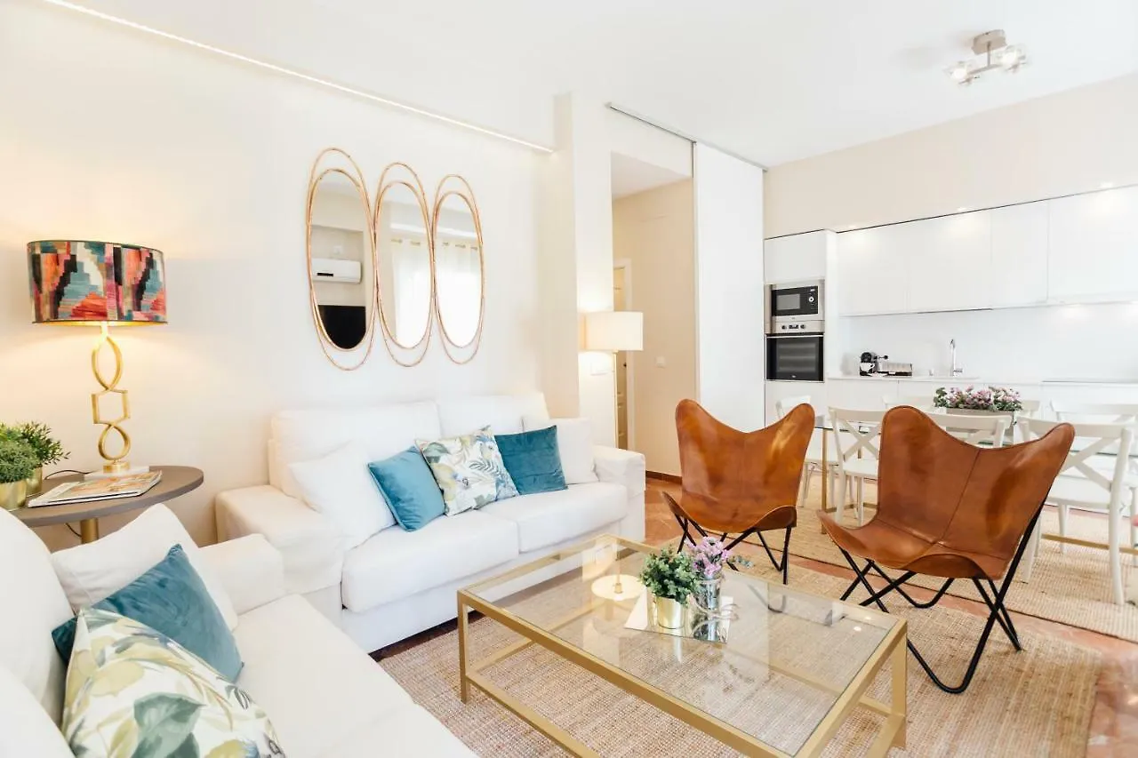 Stylish And Wide- 3Bdr 3Bth- Los Remedios Seville