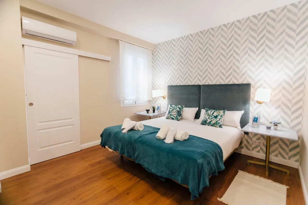 Stylish And Wide- 3Bdr 3Bth- Los Remedios Seville Spain